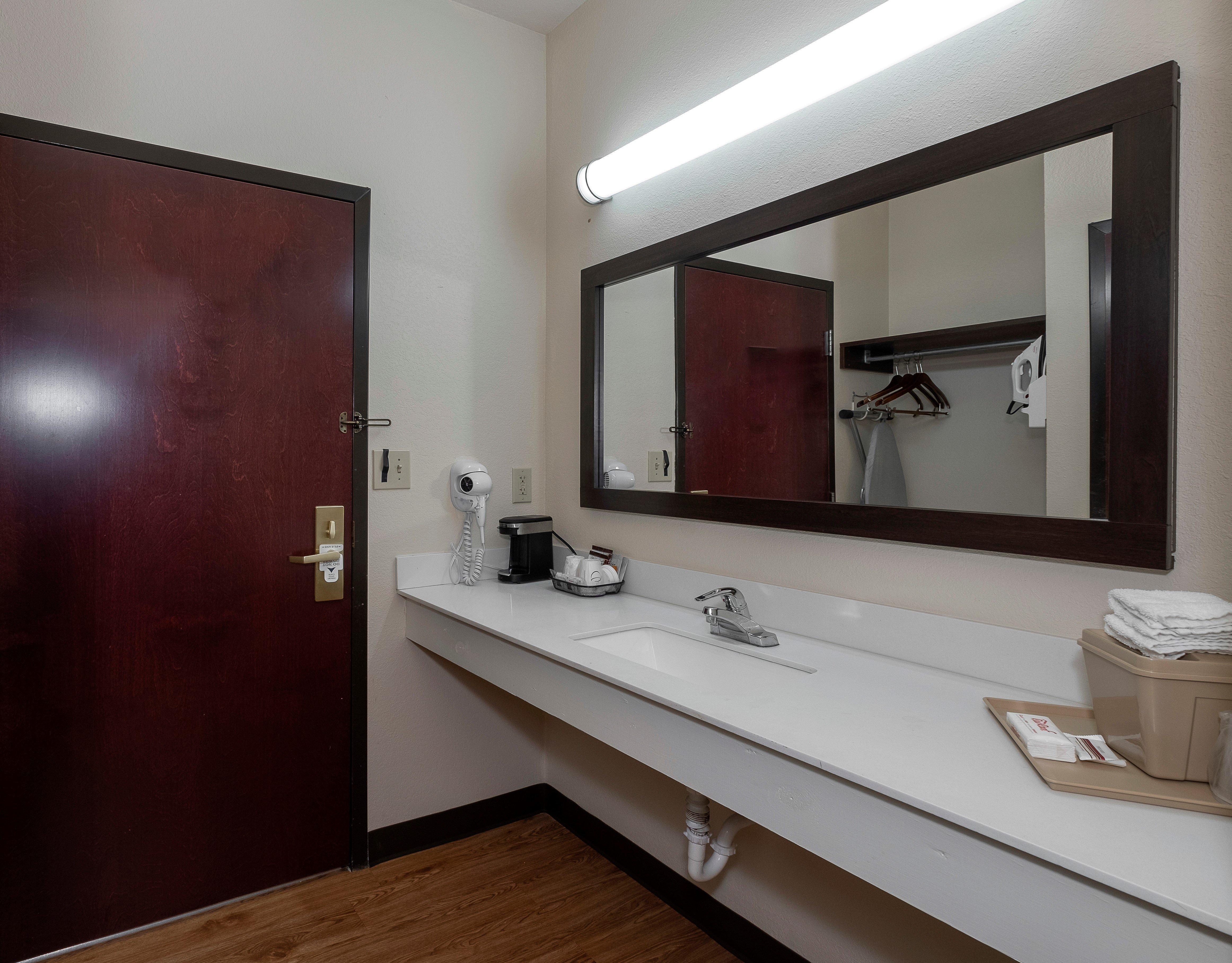 Red Roof Inn Hartselle Bagian luar foto