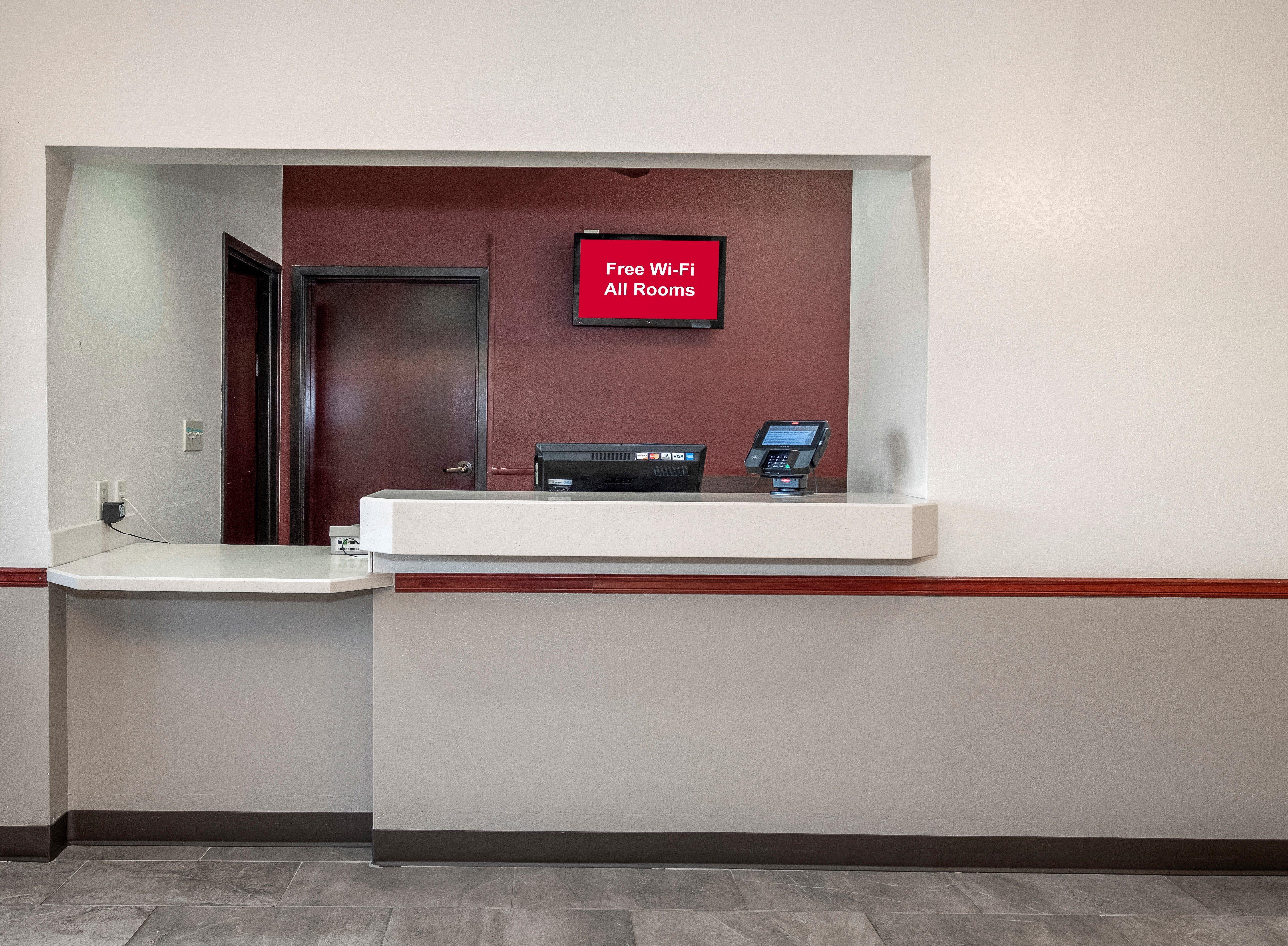 Red Roof Inn Hartselle Bagian luar foto